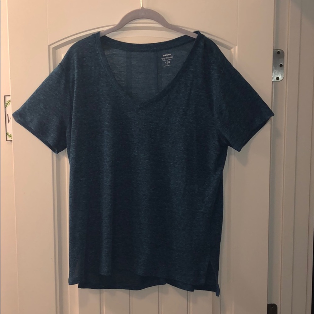old navy t shirt